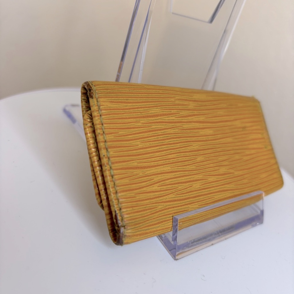 Louis Vuitton Yellow Epi Leather Key‎ Holder - Picture 7 of 13